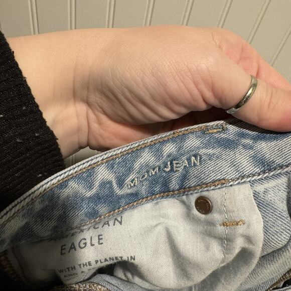 American Eagle Mom Jeans High Waisted Size 12 - Picture 5 of 6